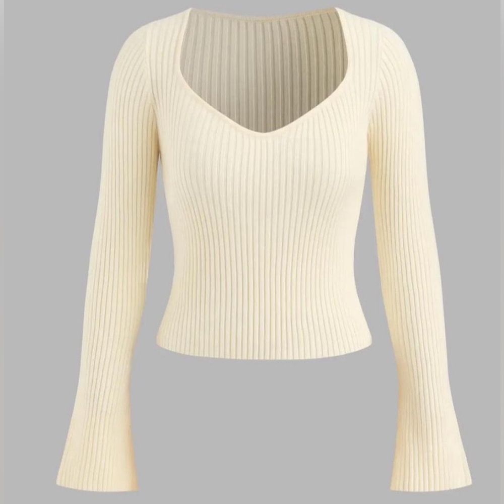 Small cider beige v-neck flared long sleeve